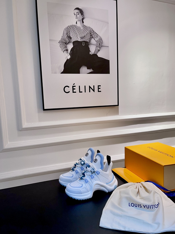 ルイヴィトン靴背面デザイン